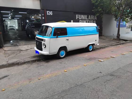 VOLKSWAGEN KOMBI 1.4 MI FURGÃO 8V FLEX 3P MANUAL